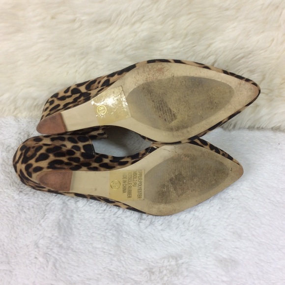 Journee Collection Leopard Wedge Pumps Size 8.5 - Picture 4 of 7